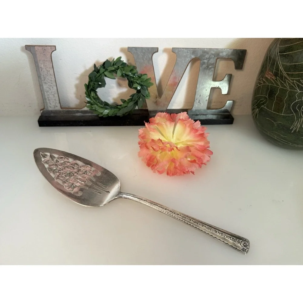 Vintage Wm Rogers & Son International Blossom 9